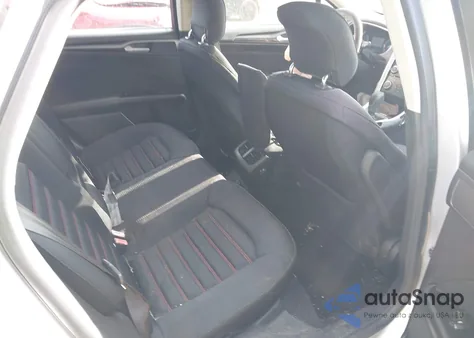 2013 Ford Fusion Se z USA, uszkodzony, nr VIN 3FA6P0HR0DR382809